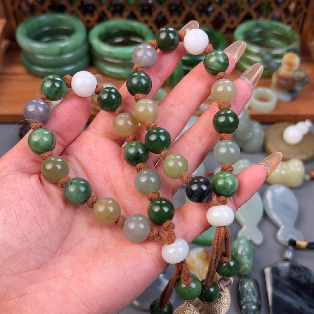 和田玉（糖玉）未镶嵌颈饰