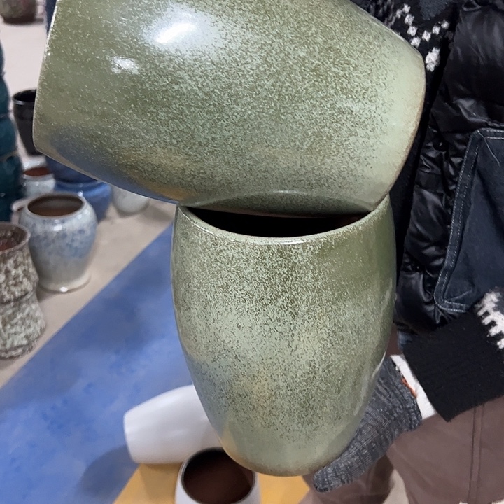 高度23厘米口16厘米
