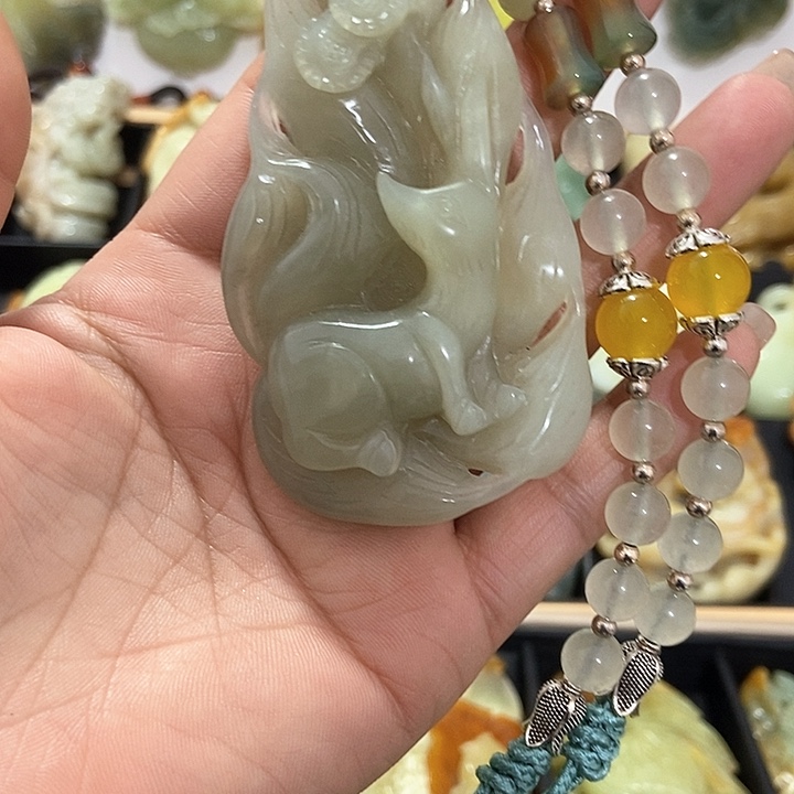 蛇纹石玉挂件未镶嵌