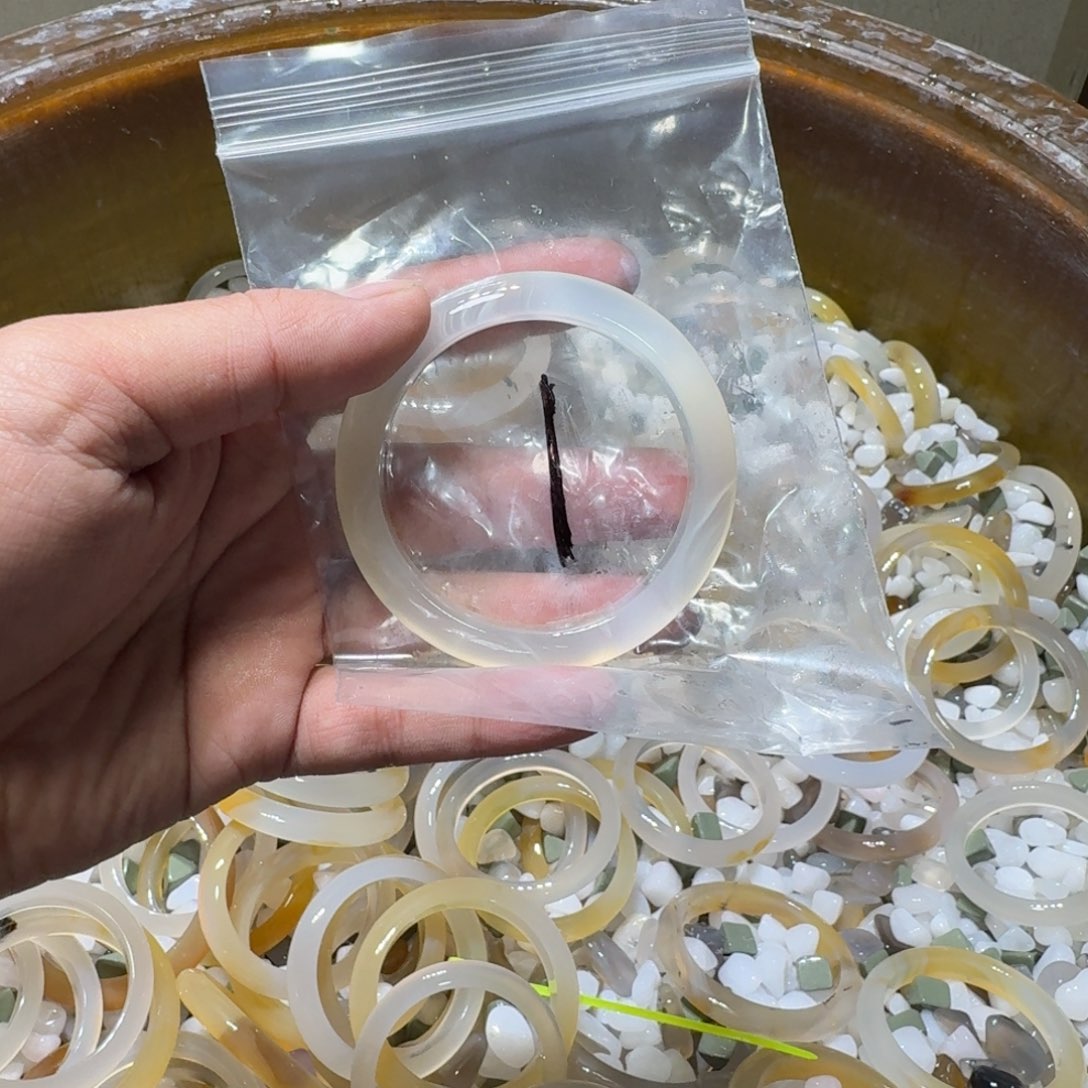 周****玛瑙/玉髓未镶嵌手镯