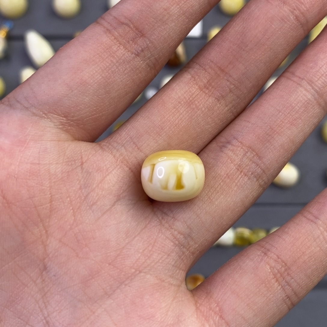 琥珀裸石未镶嵌橡**?琥珀蜜蜡琥珀蜜蜡