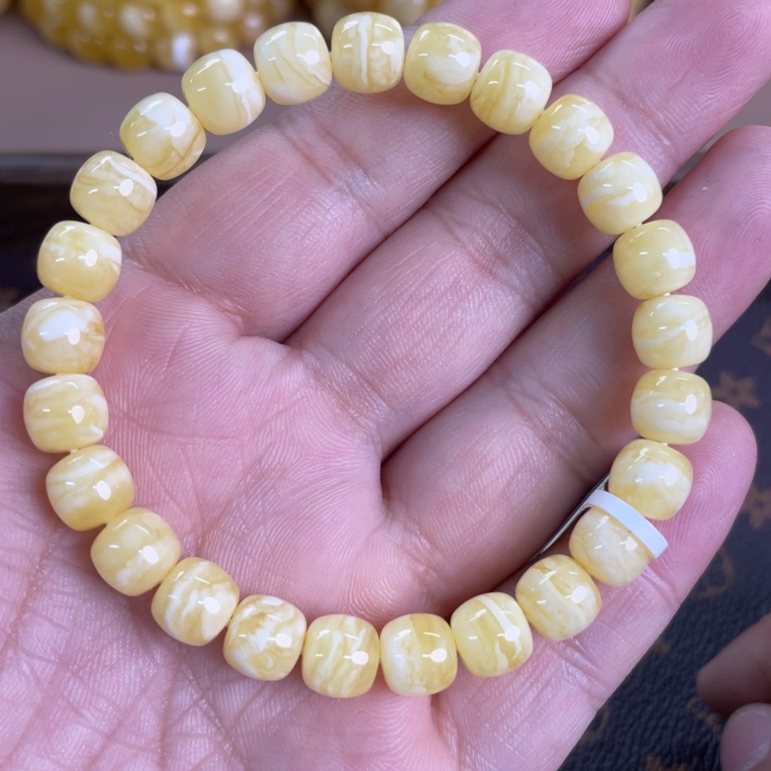 琥珀裸石未镶嵌036000000000