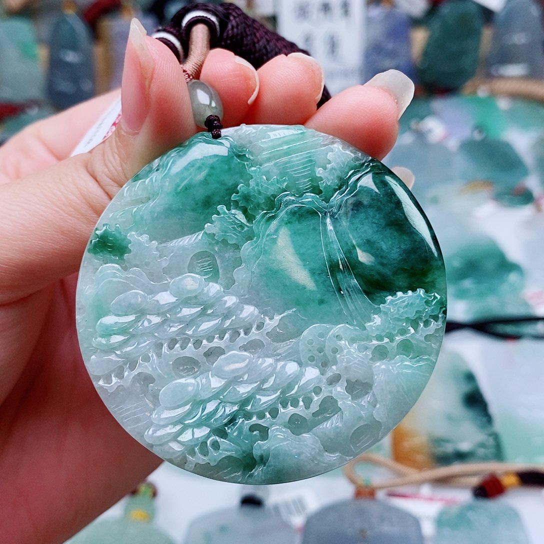 小***️翡翠未镶嵌颈饰翡翠