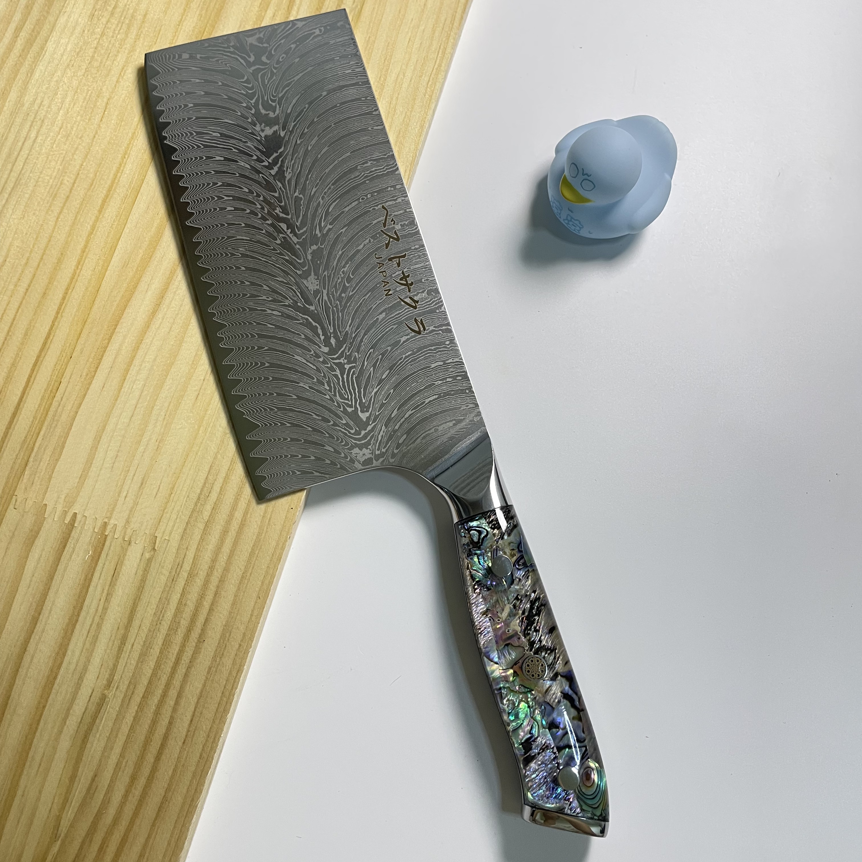 外贸库存尾货 大马士革通体夹钢羽毛纹贝壳柄切菜切肉菜刀