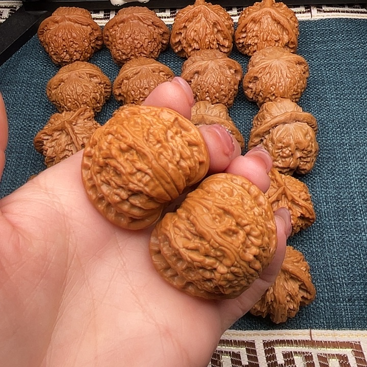 文玩核桃把件全品白狮子37