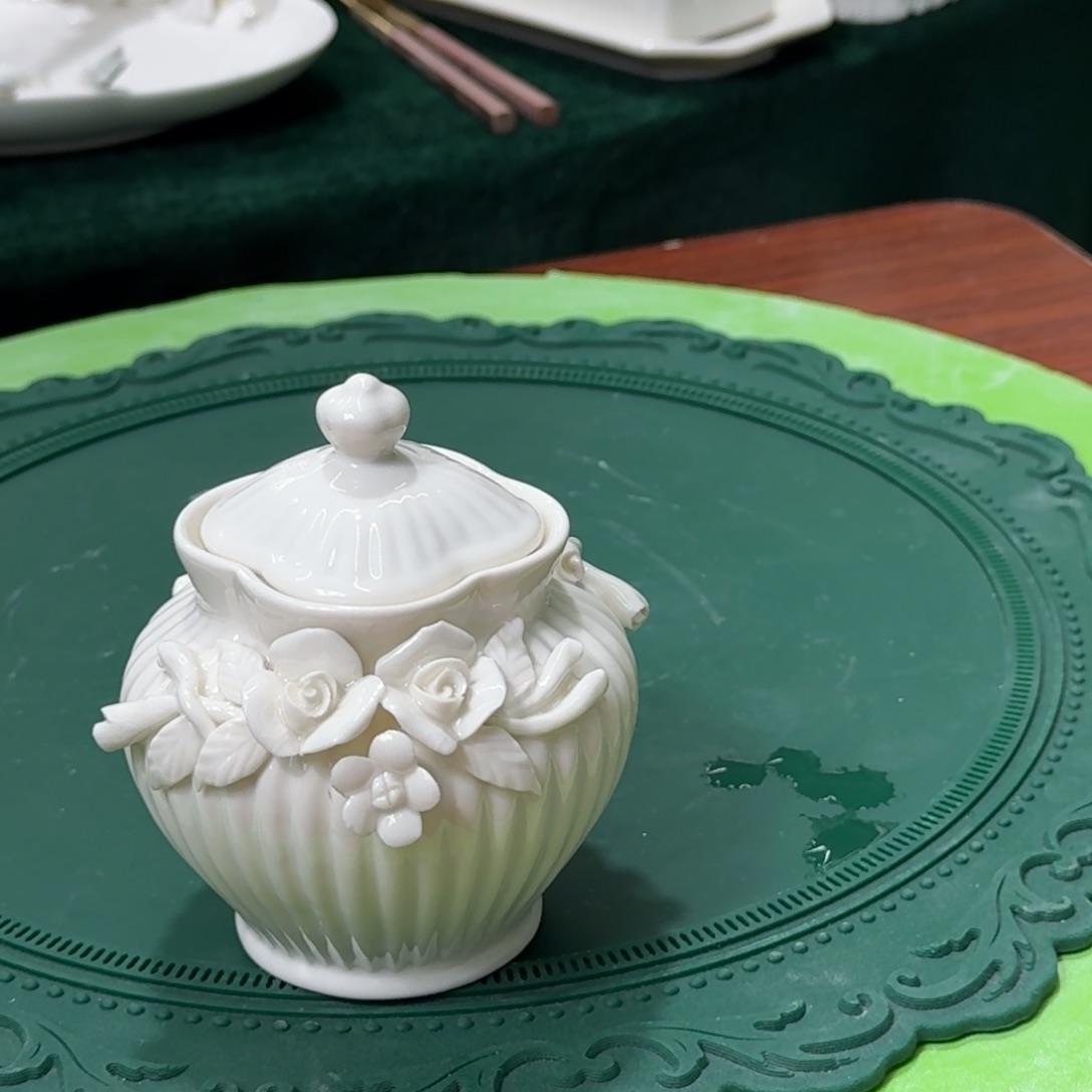 瓷片老货小糖罐子摆件