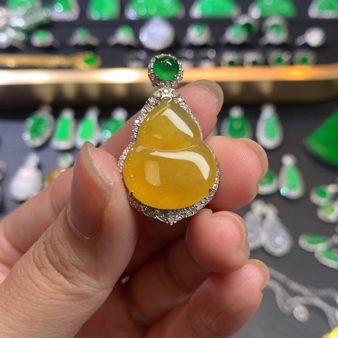 翡翠吊坠(不含链)18K金镶嵌