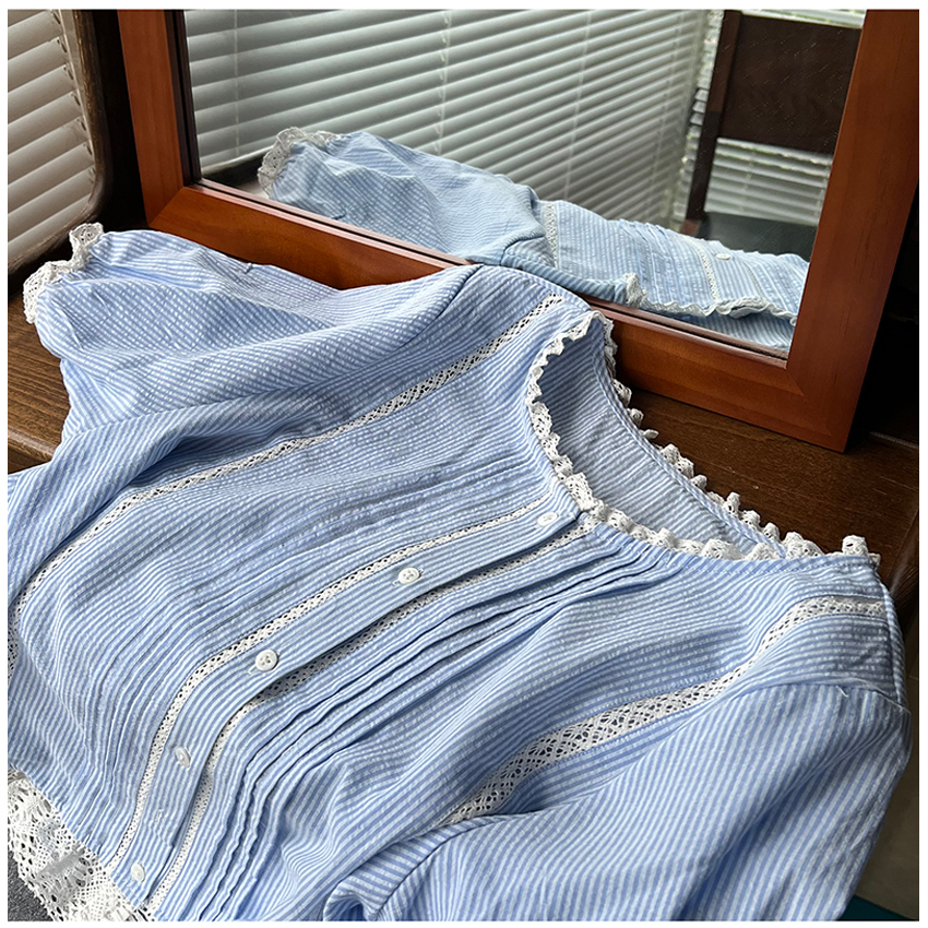 韩系小清新温柔减龄蕾丝拼接宽松短款正肩条纹衬衫女夏季半袖小衫