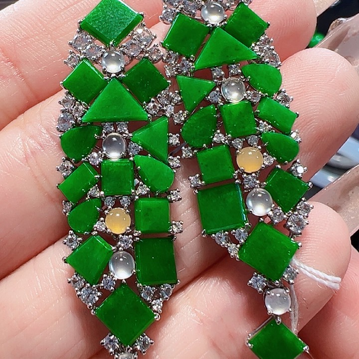 翡翠耳饰18K金镶嵌签收后24小时鉴赏期