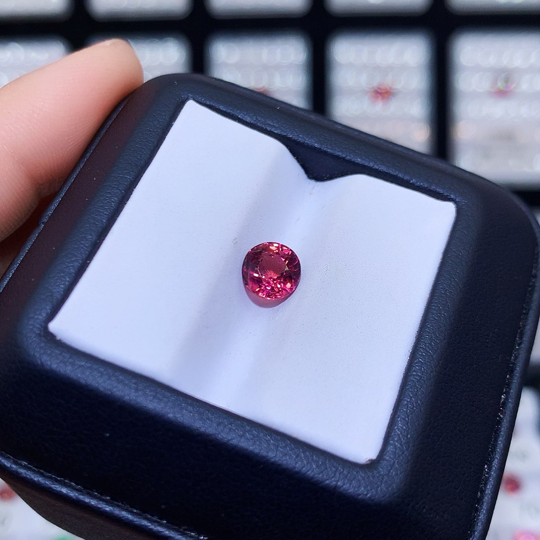 碧玺裸石未镶嵌1.32克拉