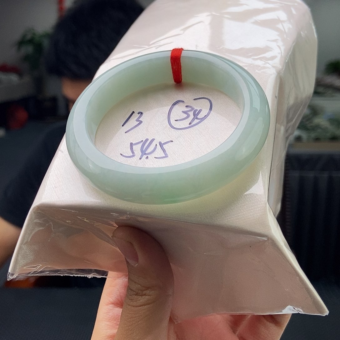 翡翠手镯未镶嵌拍一发一