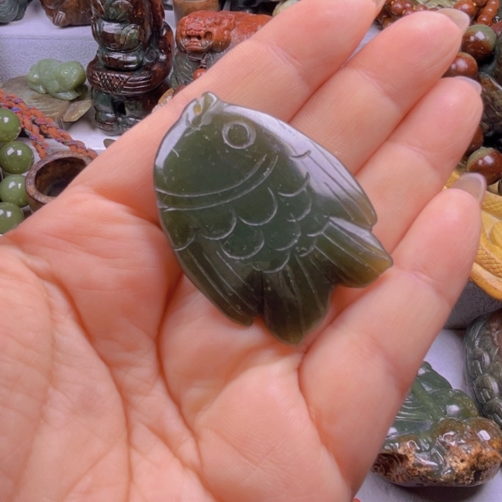 透闪石质玉吊坠(不含链)未镶嵌