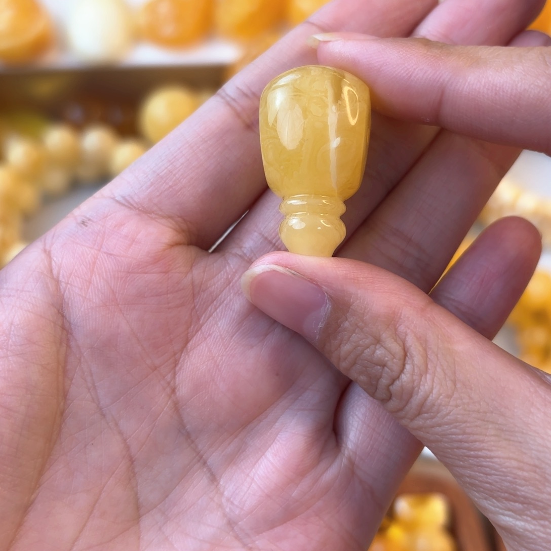 琥珀颈饰未镶嵌蜜蜡