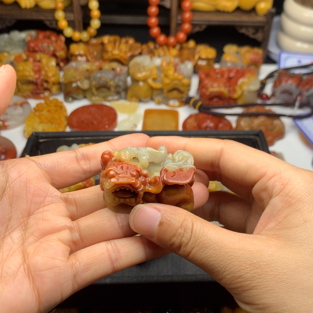 石英质玉（黄龙玉）挂件未镶嵌