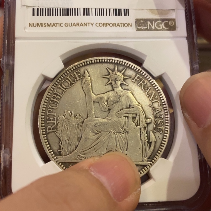 瑞***购银Ag900如图一个纪念银币