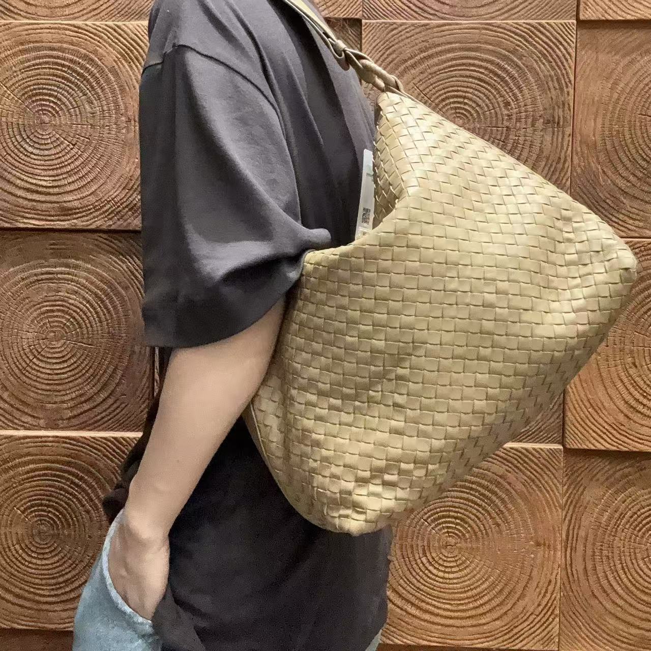 95新 BOTTEGA VENETA/葆蝶家 【蕾】4NB505 奶茶色单肩斜挎包