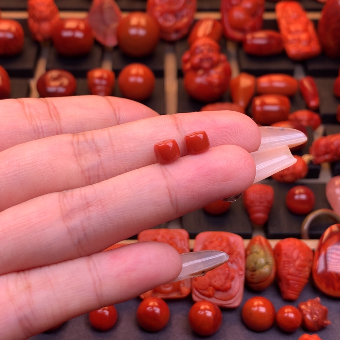 南红玛瑙未镶嵌川料原矿直切对珠6mm