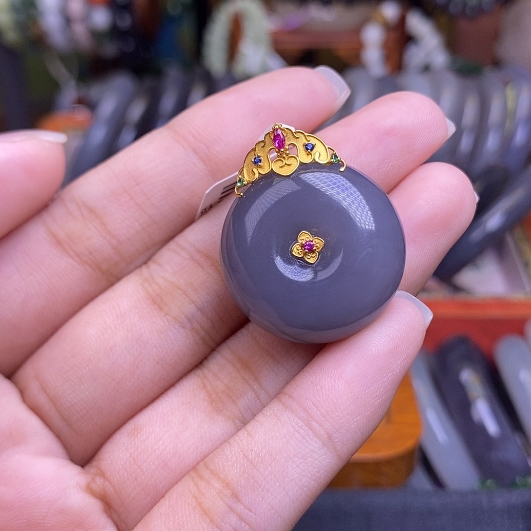 颈饰未镶嵌和田玉老矿料烟紫金镶平安扣