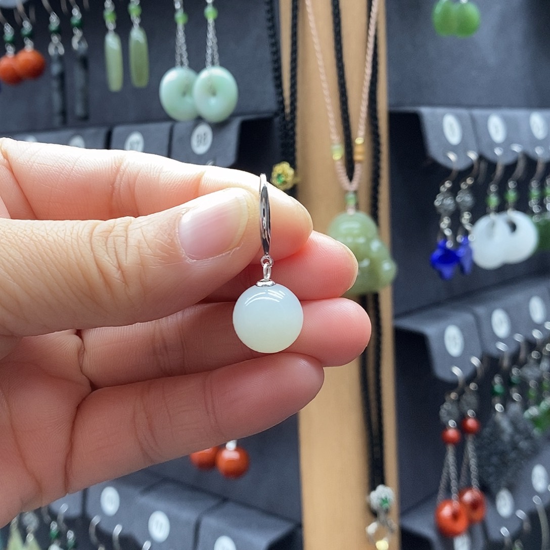 太***贸和田玉银S925镶嵌耳饰