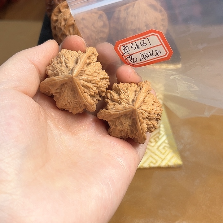 把件文玩核桃盘山三棱