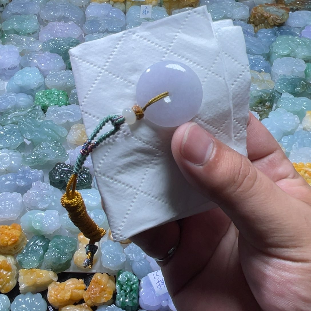 宝***为翡翠未镶嵌颈饰天然