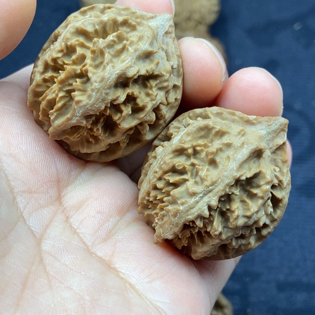 文玩核桃把件秦岭核桃火焰纹八棱2号链接222