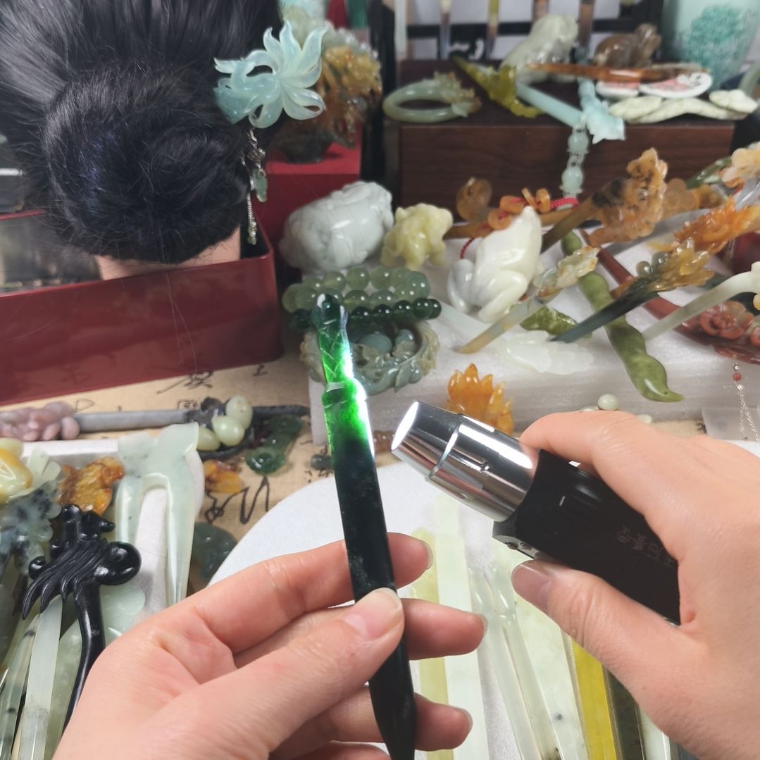 蛇纹石玉发饰合金