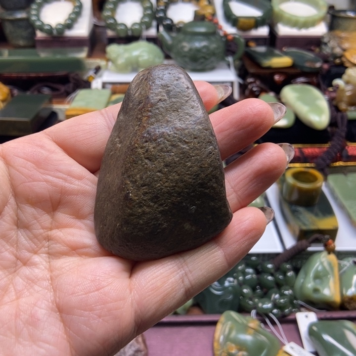 未镶嵌岫岩河磨玉（透闪石质玉）把件东*