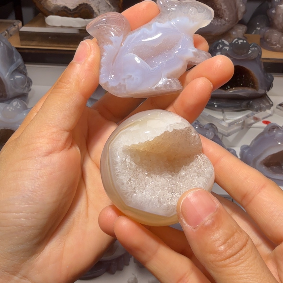 小***爱玛瑙/玉髓未镶嵌摆件