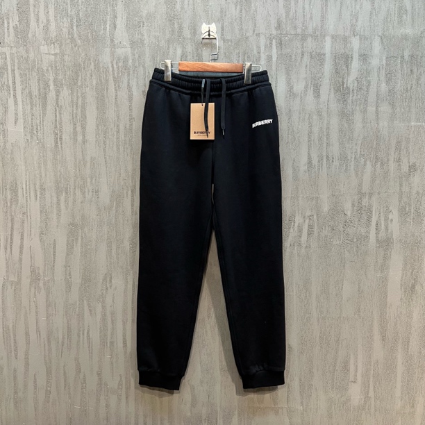 未使用 BURBERRY/博柏利 黑色正面白色贴标logo卫裤 M码 Z00571