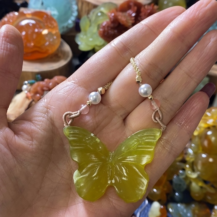 蛇纹石玉未镶嵌颈饰