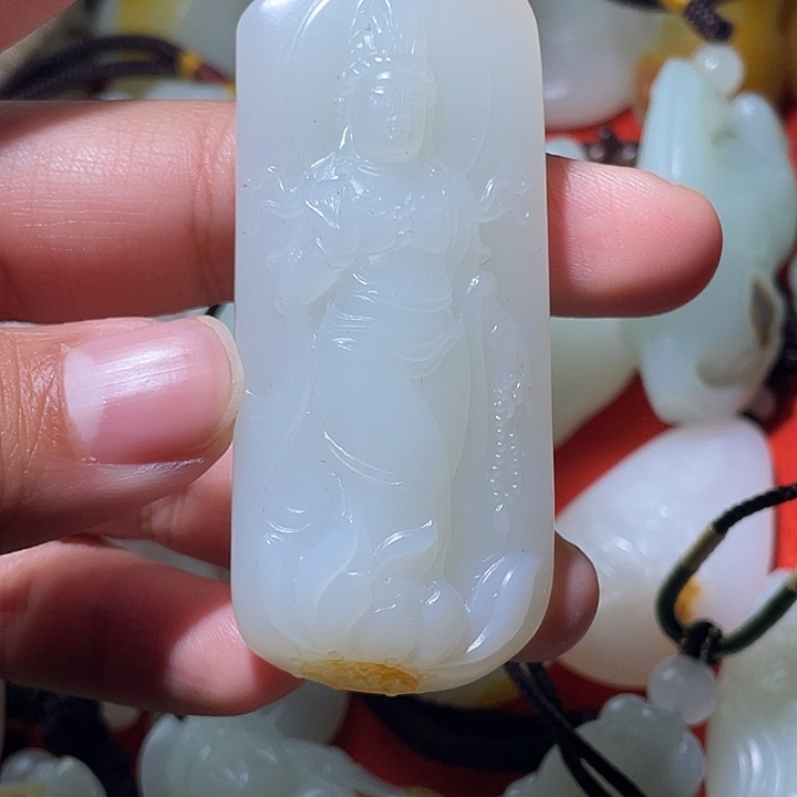 大***的和田玉未镶嵌车挂