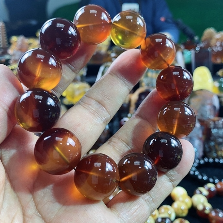 琥珀颈饰未镶嵌一