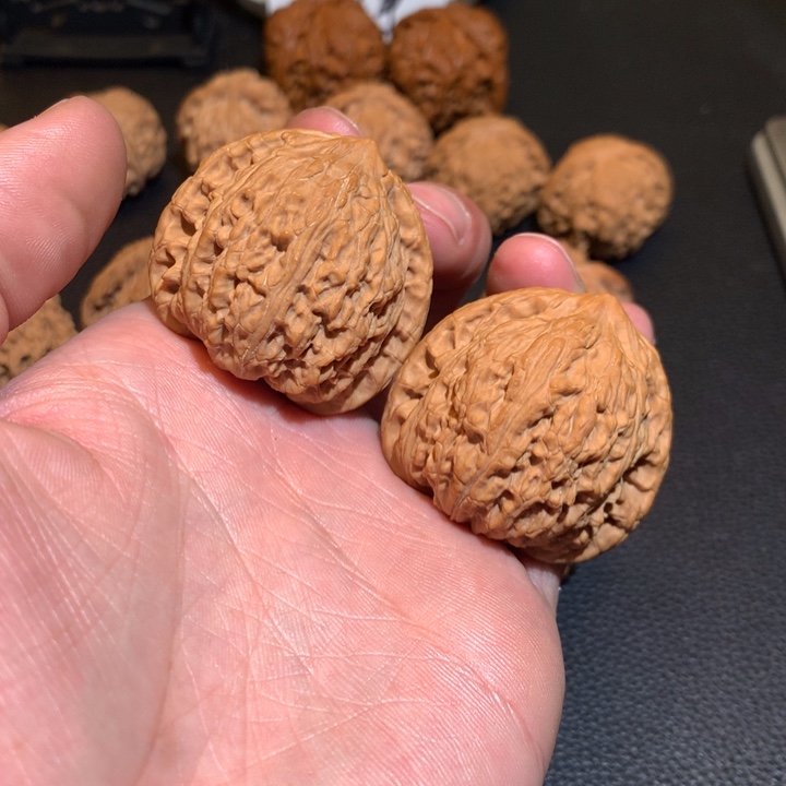 文玩核桃把件三角绣球40