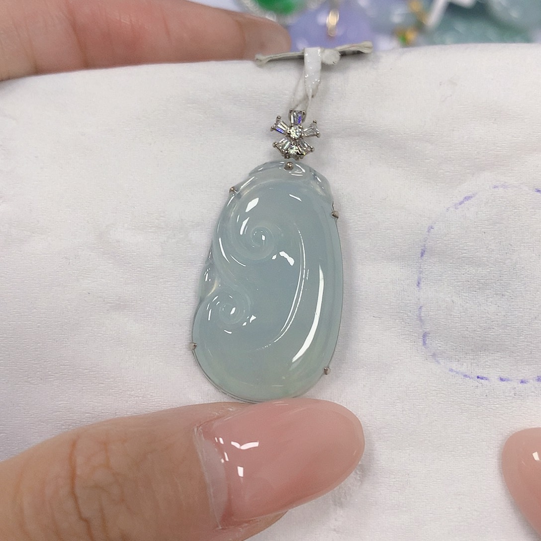 翡翠18K金镶嵌颈饰天然翡翠a货 百元以上9米证书费自理