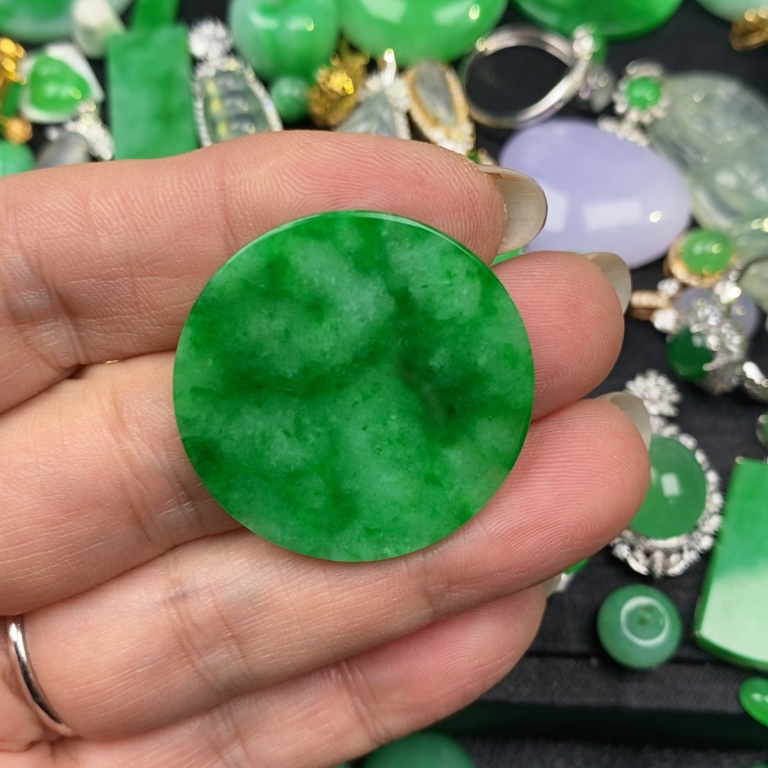 翡翠未镶嵌颈饰翡翠