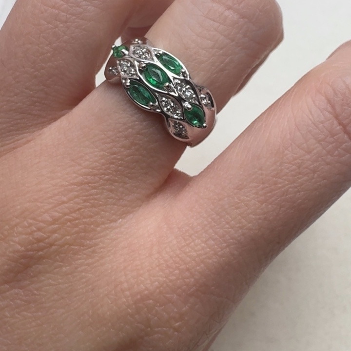 祖母绿戒指未镶嵌