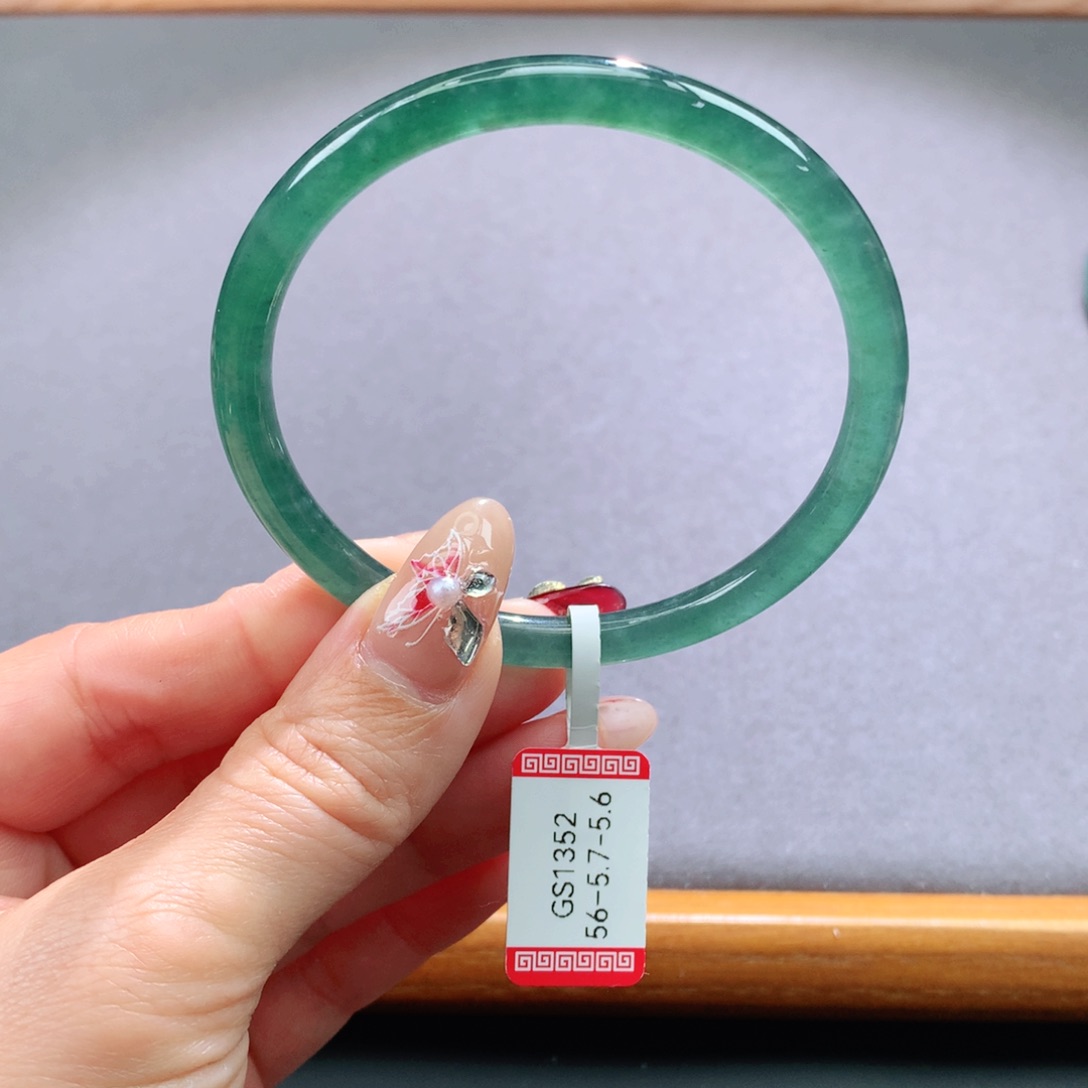 翡翠手镯未镶嵌天然翡翠手镯叮当镯