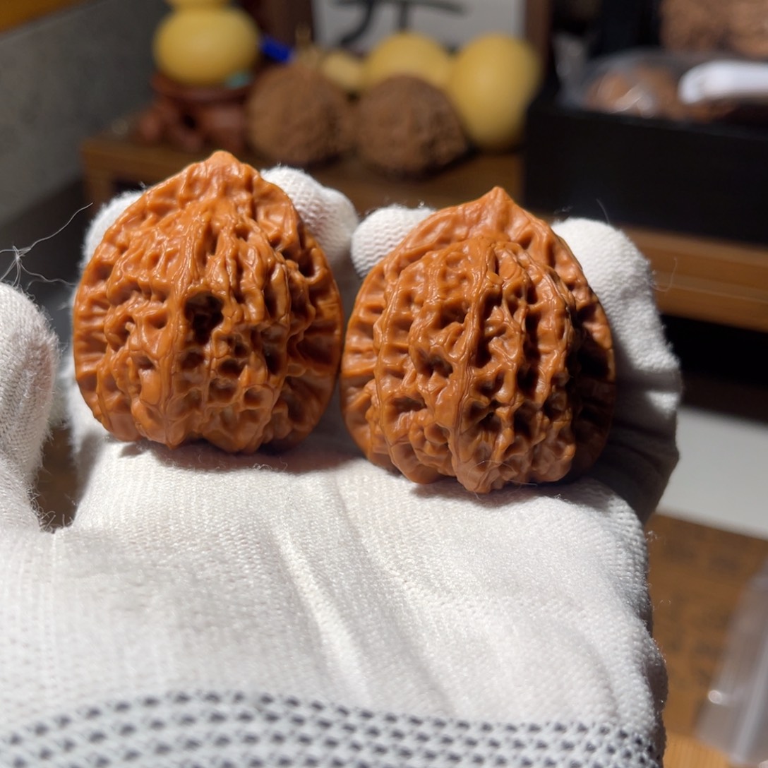 文玩核桃把件40 高佛肚钻石尖，不退不换