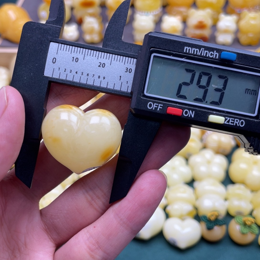 琥珀未镶嵌裸石蜜蜡