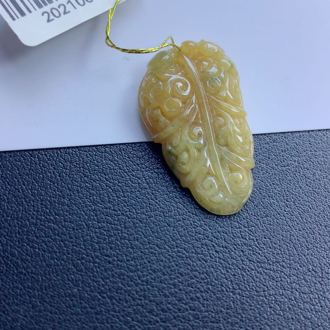 翡翠颈饰未镶嵌叶子