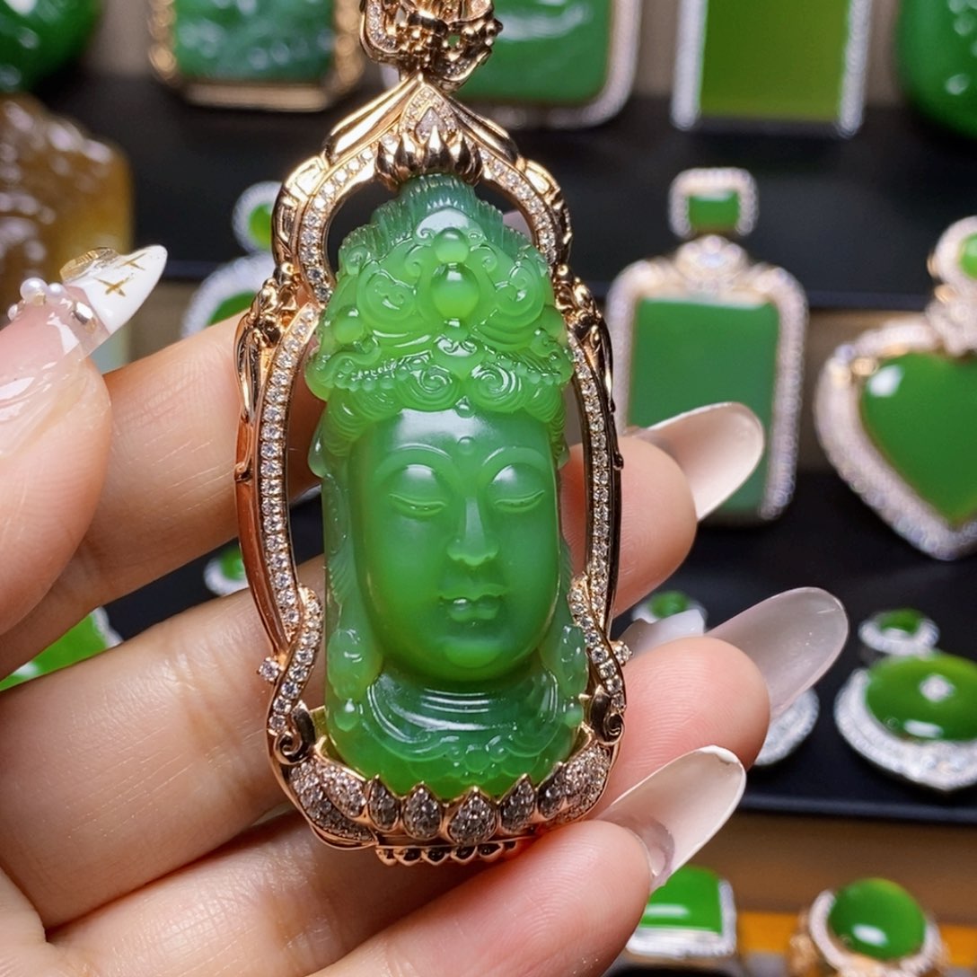 …***鲁和田玉18K金镶嵌挂件