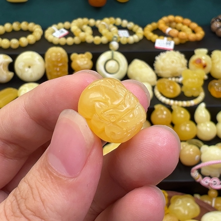 未镶嵌吊坠(不含链)蜜蜡