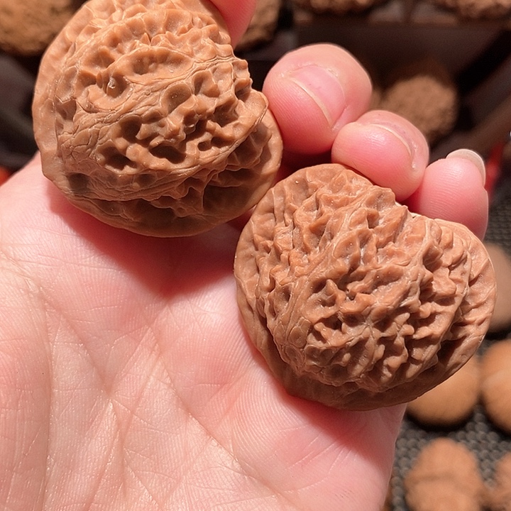 文玩核桃吊坠39尺桃心宫灯