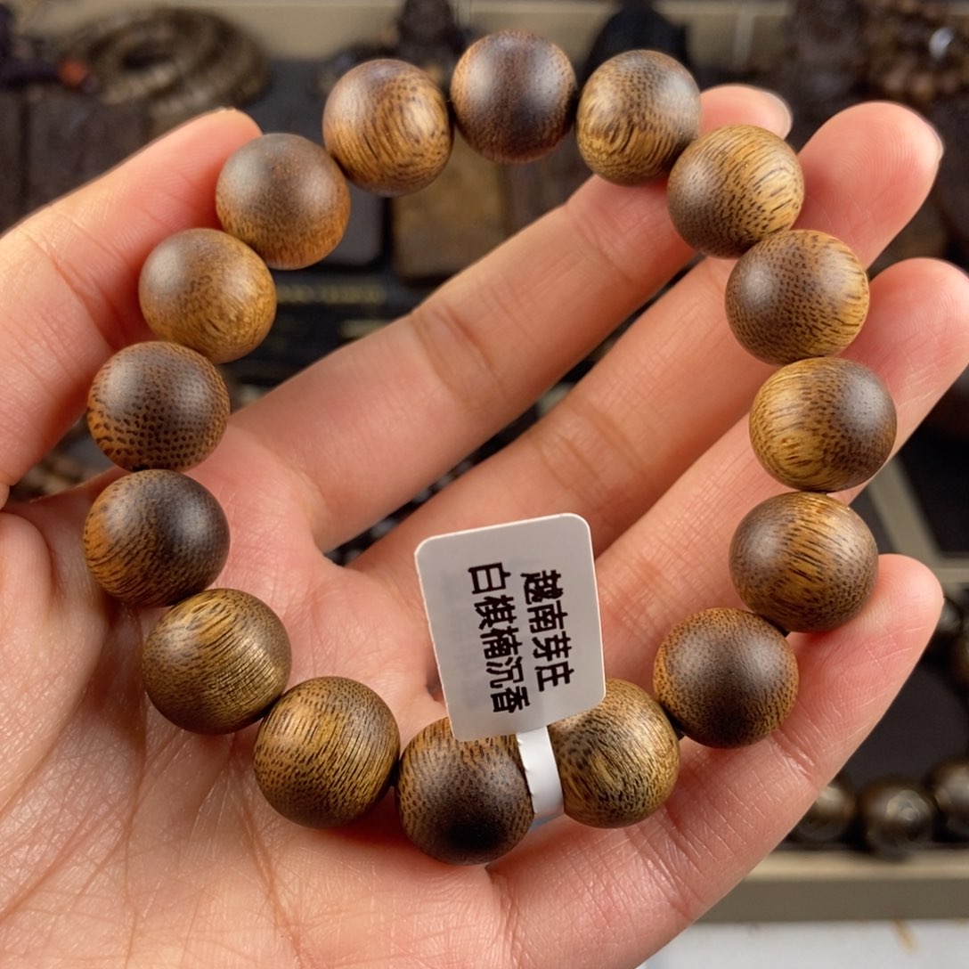 沉香手串未*?越南芽庄白棋楠