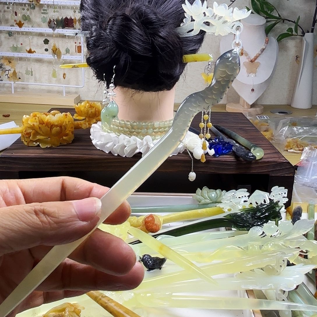 蛇纹石玉发饰合金