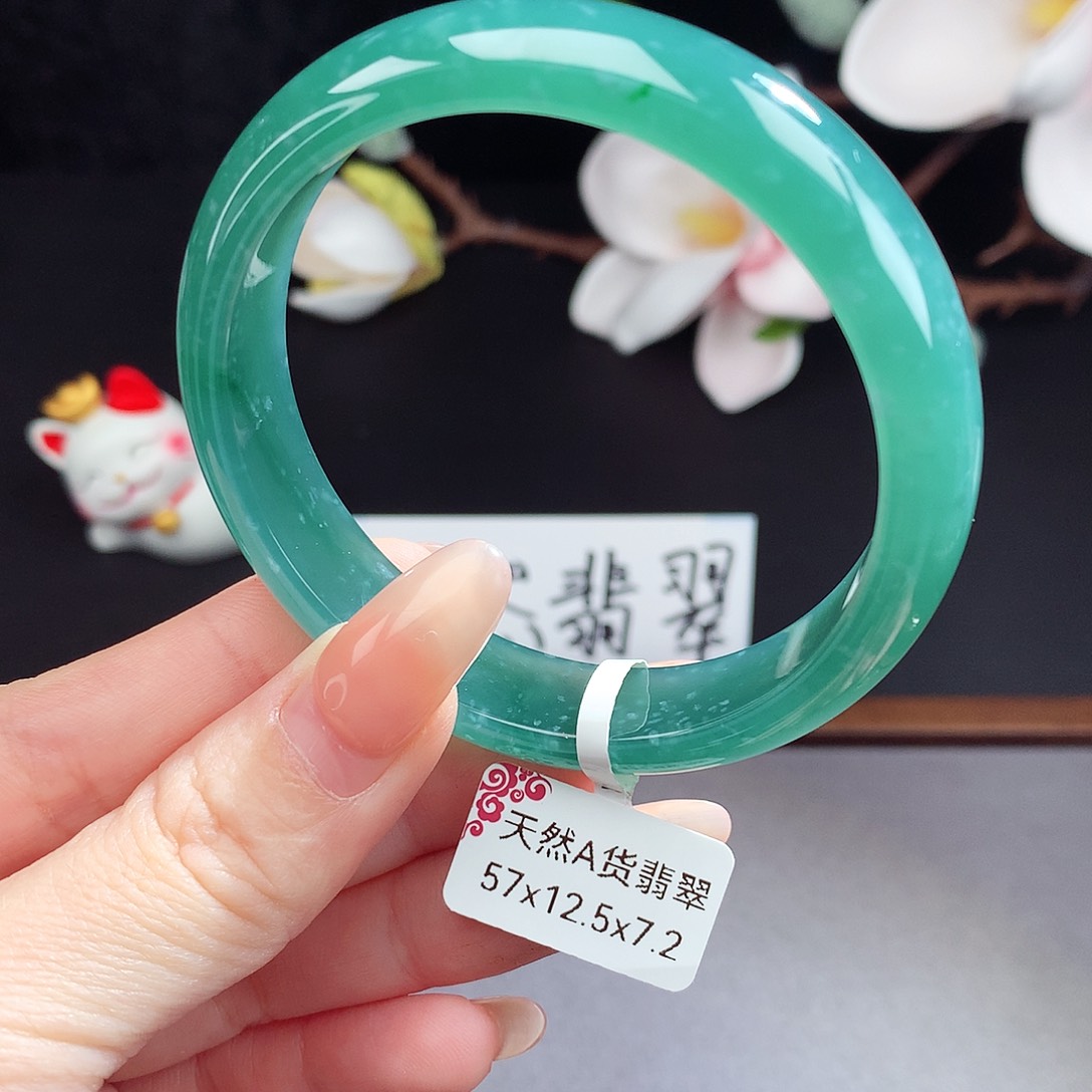 翡翠手镯（圆镯）未镶嵌