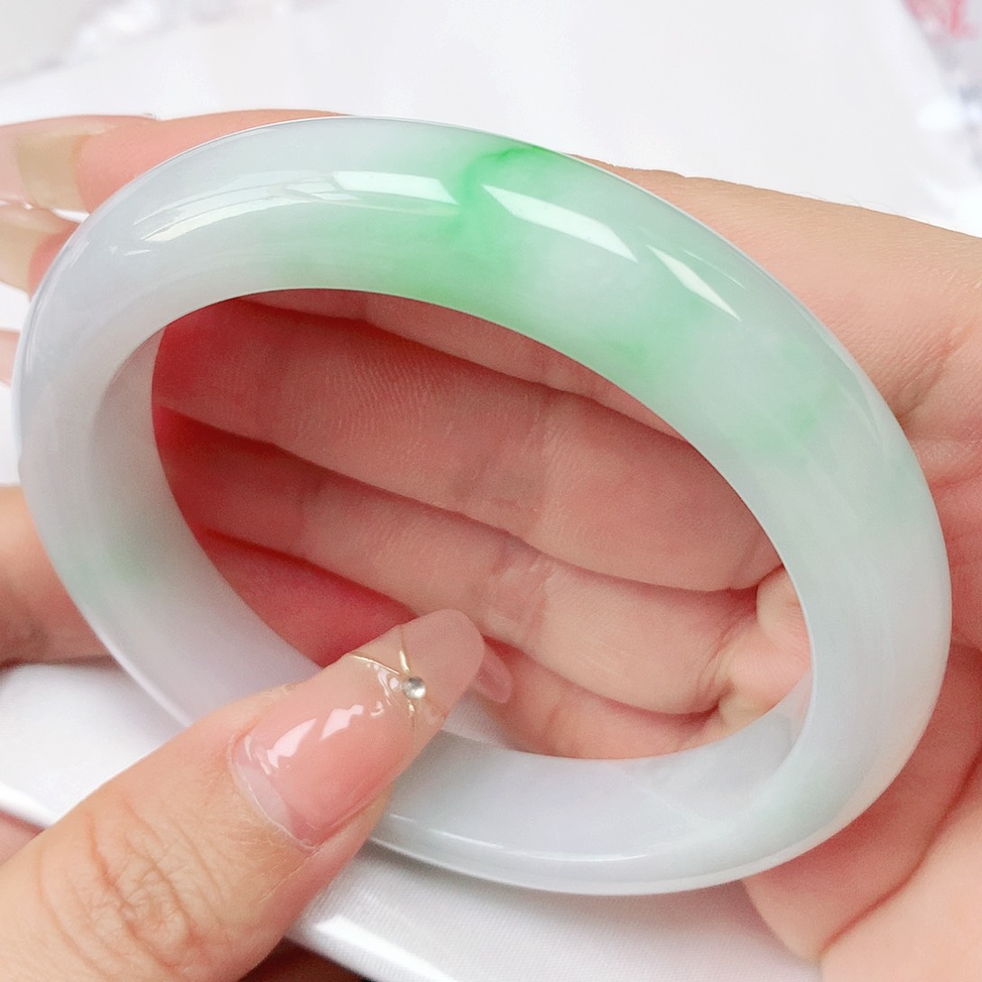 翡翠手镯未镶嵌抖音976