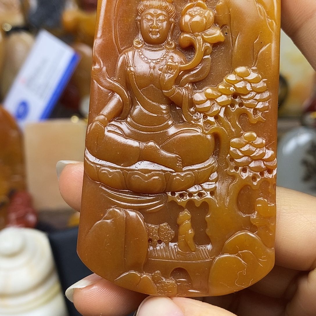石英质玉（黄龙玉）颈饰未镶嵌