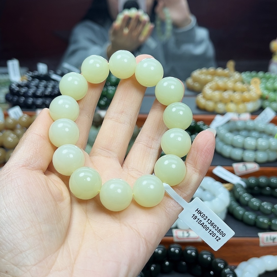 和田玉未镶嵌手链